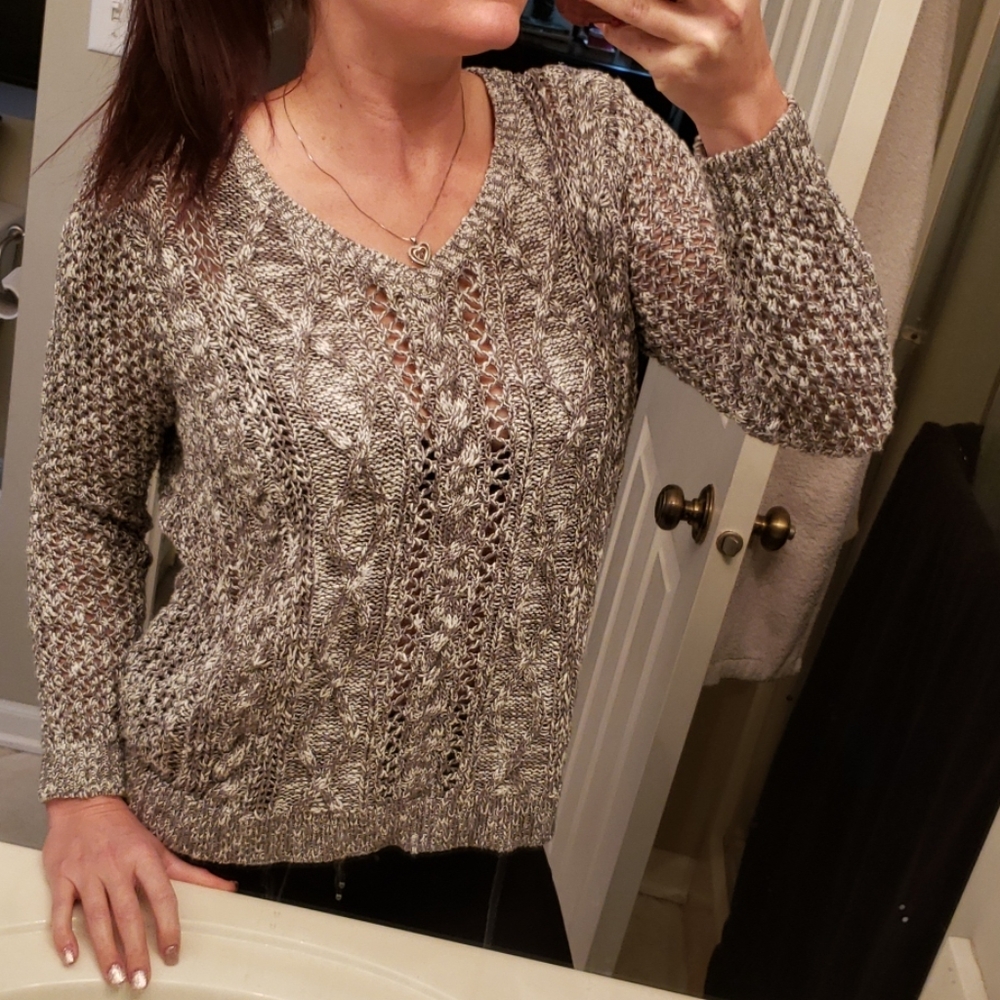 Abercrombie | Cable knit v neck